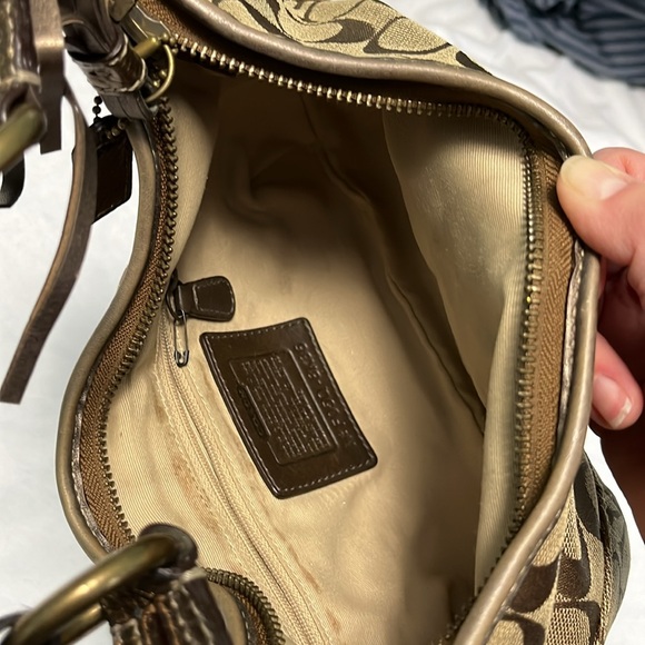Coach Small Purse, gold brown with zipper great used condition - Picture 4 of 6